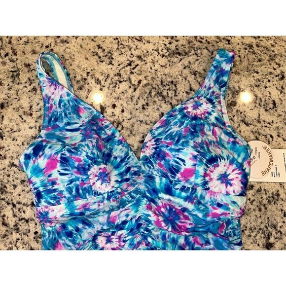 COCO REEF Contours Solitare V-Neck Underwire Tummy-Control One-Piece Swimsuit - Picture 4 of 9